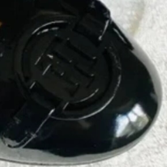 Brand New Women's Tommy Hilfiger Carmon Black Patent Leather Logo Ballet Flats - Picture 11 of 11